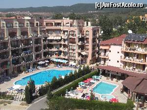 [P01] Priveliste din balcon spre complexul de apartamente » foto by alinafulg
 - 
<span class="allrVoted glyphicon glyphicon-heart hidden" id="av502207"></span>
<a class="m-l-10 hidden" id="sv502207" onclick="voting_Foto_DelVot(,502207,6316)" role="button">șterge vot <span class="glyphicon glyphicon-remove"></span></a>
<a id="v9502207" class=" c-red"  onclick="voting_Foto_SetVot(502207)" role="button"><span class="glyphicon glyphicon-heart-empty"></span> <b>LIKE</b> = Votează poza</a> <img class="hidden"  id="f502207W9" src="/imagini/loader.gif" border="0" /><span class="AjErrMes hidden" id="e502207ErM"></span>
