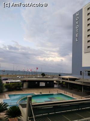 [P03] Ibis Istanbul Zeytinburnu - vedere pe geamul camerei spre piscina si vecinul Novotel (piscina e a vecinului, din câte știu are și Ibis acces dar contra cost)  » foto by calator2000
 - 
<span class="allrVoted glyphicon glyphicon-heart hidden" id="av1133222"></span>
<a class="m-l-10 hidden" id="sv1133222" onclick="voting_Foto_DelVot(,1133222,6328)" role="button">șterge vot <span class="glyphicon glyphicon-remove"></span></a>
<a id="v91133222" class=" c-red"  onclick="voting_Foto_SetVot(1133222)" role="button"><span class="glyphicon glyphicon-heart-empty"></span> <b>LIKE</b> = Votează poza</a> <img class="hidden"  id="f1133222W9" src="/imagini/loader.gif" border="0" /><span class="AjErrMes hidden" id="e1133222ErM"></span>