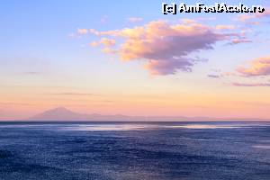 [P13] Muntele Athos în lumina dimineții » foto by sosso
 - 
<span class="allrVoted glyphicon glyphicon-heart hidden" id="av526305"></span>
<a class="m-l-10 hidden" id="sv526305" onclick="voting_Foto_DelVot(,526305,6346)" role="button">șterge vot <span class="glyphicon glyphicon-remove"></span></a>
<a id="v9526305" class=" c-red"  onclick="voting_Foto_SetVot(526305)" role="button"><span class="glyphicon glyphicon-heart-empty"></span> <b>LIKE</b> = Votează poza</a> <img class="hidden"  id="f526305W9" src="/imagini/loader.gif" border="0" /><span class="AjErrMes hidden" id="e526305ErM"></span>