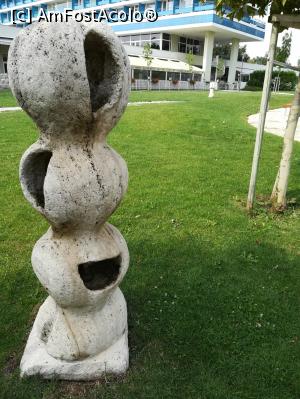 [P11] Una din statuetele aflate in parc.  » foto by nelu73
 - 
<span class="allrVoted glyphicon glyphicon-heart hidden" id="av994146"></span>
<a class="m-l-10 hidden" id="sv994146" onclick="voting_Foto_DelVot(,994146,6382)" role="button">șterge vot <span class="glyphicon glyphicon-remove"></span></a>
<a id="v9994146" class=" c-red"  onclick="voting_Foto_SetVot(994146)" role="button"><span class="glyphicon glyphicon-heart-empty"></span> <b>LIKE</b> = Votează poza</a> <img class="hidden"  id="f994146W9" src="/imagini/loader.gif" border="0" /><span class="AjErrMes hidden" id="e994146ErM"></span>