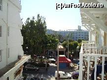 [P13] Balcoanele si strada...iar in spate se vede hotelul Mitsis Grand » foto by corinne
 - 
<span class="allrVoted glyphicon glyphicon-heart hidden" id="av100503"></span>
<a class="m-l-10 hidden" id="sv100503" onclick="voting_Foto_DelVot(,100503,6492)" role="button">șterge vot <span class="glyphicon glyphicon-remove"></span></a>
<a id="v9100503" class=" c-red"  onclick="voting_Foto_SetVot(100503)" role="button"><span class="glyphicon glyphicon-heart-empty"></span> <b>LIKE</b> = Votează poza</a> <img class="hidden"  id="f100503W9" src="/imagini/loader.gif" border="0" /><span class="AjErrMes hidden" id="e100503ErM"></span>