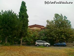 [P06] Hotelul Balkan Hellas vazut din piateta din centrul statiunii Leptokaria - septembrie 2012 » foto by calator65
 - 
<span class="allrVoted glyphicon glyphicon-heart hidden" id="av567937"></span>
<a class="m-l-10 hidden" id="sv567937" onclick="voting_Foto_DelVot(,567937,6511)" role="button">șterge vot <span class="glyphicon glyphicon-remove"></span></a>
<a id="v9567937" class=" c-red"  onclick="voting_Foto_SetVot(567937)" role="button"><span class="glyphicon glyphicon-heart-empty"></span> <b>LIKE</b> = Votează poza</a> <img class="hidden"  id="f567937W9" src="/imagini/loader.gif" border="0" /><span class="AjErrMes hidden" id="e567937ErM"></span>
