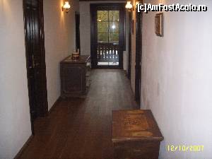 [P06] mobilier tirolez pe hol » foto by bartaiomu
 - 
<span class="allrVoted glyphicon glyphicon-heart hidden" id="av552481"></span>
<a class="m-l-10 hidden" id="sv552481" onclick="voting_Foto_DelVot(,552481,6551)" role="button">șterge vot <span class="glyphicon glyphicon-remove"></span></a>
<a id="v9552481" class=" c-red"  onclick="voting_Foto_SetVot(552481)" role="button"><span class="glyphicon glyphicon-heart-empty"></span> <b>LIKE</b> = Votează poza</a> <img class="hidden"  id="f552481W9" src="/imagini/loader.gif" border="0" /><span class="AjErrMes hidden" id="e552481ErM"></span>