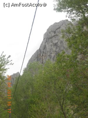 [P05] stânca crăpată din Cheile Mănăstirii » foto by zlatna
 - 
<span class="allrVoted glyphicon glyphicon-heart hidden" id="av857169"></span>
<a class="m-l-10 hidden" id="sv857169" onclick="voting_Foto_DelVot(,857169,6602)" role="button">șterge vot <span class="glyphicon glyphicon-remove"></span></a>
<a id="v9857169" class=" c-red"  onclick="voting_Foto_SetVot(857169)" role="button"><span class="glyphicon glyphicon-heart-empty"></span> <b>LIKE</b> = Votează poza</a> <img class="hidden"  id="f857169W9" src="/imagini/loader.gif" border="0" /><span class="AjErrMes hidden" id="e857169ErM"></span>