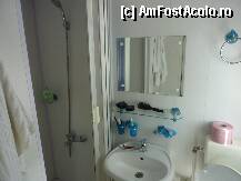 [P02] Baia micuta  cu dusul in cabina laterala are tot ce-i trebuie. este cocheta si bine utilata.apa calda si toate celelalte » foto by TORA INGRID
 - 
<span class="allrVoted glyphicon glyphicon-heart hidden" id="av105658"></span>
<a class="m-l-10 hidden" id="sv105658" onclick="voting_Foto_DelVot(,105658,6630)" role="button">șterge vot <span class="glyphicon glyphicon-remove"></span></a>
<a id="v9105658" class=" c-red"  onclick="voting_Foto_SetVot(105658)" role="button"><span class="glyphicon glyphicon-heart-empty"></span> <b>LIKE</b> = Votează poza</a> <img class="hidden"  id="f105658W9" src="/imagini/loader.gif" border="0" /><span class="AjErrMes hidden" id="e105658ErM"></span>