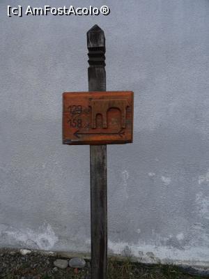 [P10] Indicator traseu turistic - către porți. » foto by tata123 🔱
 - 
<span class="allrVoted glyphicon glyphicon-heart hidden" id="av1278493"></span>
<a class="m-l-10 hidden" id="sv1278493" onclick="voting_Foto_DelVot(,1278493,6675)" role="button">șterge vot <span class="glyphicon glyphicon-remove"></span></a>
<a id="v91278493" class=" c-red"  onclick="voting_Foto_SetVot(1278493)" role="button"><span class="glyphicon glyphicon-heart-empty"></span> <b>LIKE</b> = Votează poza</a> <img class="hidden"  id="f1278493W9" src="/imagini/loader.gif" border="0" /><span class="AjErrMes hidden" id="e1278493ErM"></span>