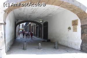 [P28] Rio de Janeiro, Praça XV, Arco do Telles, intrarea și grupul nostru, ca de obicei rămâneam ultima...  » foto by mprofeanu
 - 
<span class="allrVoted glyphicon glyphicon-heart hidden" id="av1095076"></span>
<a class="m-l-10 hidden" id="sv1095076" onclick="voting_Foto_DelVot(,1095076,6730)" role="button">șterge vot <span class="glyphicon glyphicon-remove"></span></a>
<a id="v91095076" class=" c-red"  onclick="voting_Foto_SetVot(1095076)" role="button"><span class="glyphicon glyphicon-heart-empty"></span> <b>LIKE</b> = Votează poza</a> <img class="hidden"  id="f1095076W9" src="/imagini/loader.gif" border="0" /><span class="AjErrMes hidden" id="e1095076ErM"></span>