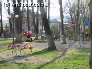 [P09] Loc de joacă în parc (există și terenuri sportive) - Pucioasa.  » foto by tata123 🔱
 - 
<span class="allrVoted glyphicon glyphicon-heart hidden" id="av858769"></span>
<a class="m-l-10 hidden" id="sv858769" onclick="voting_Foto_DelVot(,858769,6734)" role="button">șterge vot <span class="glyphicon glyphicon-remove"></span></a>
<a id="v9858769" class=" c-red"  onclick="voting_Foto_SetVot(858769)" role="button"><span class="glyphicon glyphicon-heart-empty"></span> <b>LIKE</b> = Votează poza</a> <img class="hidden"  id="f858769W9" src="/imagini/loader.gif" border="0" /><span class="AjErrMes hidden" id="e858769ErM"></span>