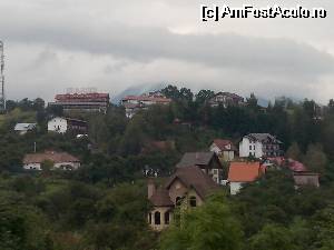 [P18] Pensiunea Gentiana, Bran 2014 - vedere spre Vila Bran, de la etajul 3.  » foto by Nicu V
 - 
<span class="allrVoted glyphicon glyphicon-heart hidden" id="av565327"></span>
<a class="m-l-10 hidden" id="sv565327" onclick="voting_Foto_DelVot(,565327,6770)" role="button">șterge vot <span class="glyphicon glyphicon-remove"></span></a>
<a id="v9565327" class=" c-red"  onclick="voting_Foto_SetVot(565327)" role="button"><span class="glyphicon glyphicon-heart-empty"></span> <b>LIKE</b> = Votează poza</a> <img class="hidden"  id="f565327W9" src="/imagini/loader.gif" border="0" /><span class="AjErrMes hidden" id="e565327ErM"></span>