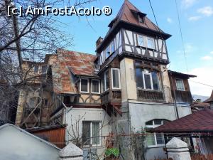 [P11] Sinaia. Casa lui Filippo Dossi, str. Avram Iancu nr. 35 pietrar, mare meșter în ale preparatelor din carne. » foto by mihaelavoicu
 - 
<span class="allrVoted glyphicon glyphicon-heart hidden" id="av1213755"></span>
<a class="m-l-10 hidden" id="sv1213755" onclick="voting_Foto_DelVot(,1213755,6777)" role="button">șterge vot <span class="glyphicon glyphicon-remove"></span></a>
<a id="v91213755" class=" c-red"  onclick="voting_Foto_SetVot(1213755)" role="button"><span class="glyphicon glyphicon-heart-empty"></span> <b>LIKE</b> = Votează poza</a> <img class="hidden"  id="f1213755W9" src="/imagini/loader.gif" border="0" /><span class="AjErrMes hidden" id="e1213755ErM"></span>