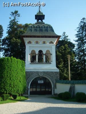 [P15] Clopotnița Mănăstirii Sinaia cea care adăpostește clopotul de la Turnul Colții, București. » foto by mihaelavoicu
 - 
<span class="allrVoted glyphicon glyphicon-heart hidden" id="av1213759"></span>
<a class="m-l-10 hidden" id="sv1213759" onclick="voting_Foto_DelVot(,1213759,6777)" role="button">șterge vot <span class="glyphicon glyphicon-remove"></span></a>
<a id="v91213759" class=" c-red"  onclick="voting_Foto_SetVot(1213759)" role="button"><span class="glyphicon glyphicon-heart-empty"></span> <b>LIKE</b> = Votează poza</a> <img class="hidden"  id="f1213759W9" src="/imagini/loader.gif" border="0" /><span class="AjErrMes hidden" id="e1213759ErM"></span>