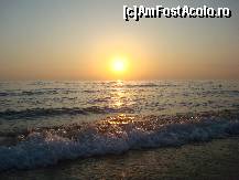 [P08] Apus de soare pe plaja din Agios Gordios » foto by pink_gabi*
 - 
<span class="allrVoted glyphicon glyphicon-heart hidden" id="av120107"></span>
<a class="m-l-10 hidden" id="sv120107" onclick="voting_Foto_DelVot(,120107,6820)" role="button">șterge vot <span class="glyphicon glyphicon-remove"></span></a>
<a id="v9120107" class=" c-red"  onclick="voting_Foto_SetVot(120107)" role="button"><span class="glyphicon glyphicon-heart-empty"></span> <b>LIKE</b> = Votează poza</a> <img class="hidden"  id="f120107W9" src="/imagini/loader.gif" border="0" /><span class="AjErrMes hidden" id="e120107ErM"></span>