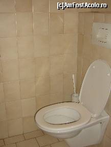 [P06] WC-ul » foto by RalucaF
 - 
<span class="allrVoted glyphicon glyphicon-heart hidden" id="av111999"></span>
<a class="m-l-10 hidden" id="sv111999" onclick="voting_Foto_DelVot(,111999,6839)" role="button">șterge vot <span class="glyphicon glyphicon-remove"></span></a>
<a id="v9111999" class=" c-red"  onclick="voting_Foto_SetVot(111999)" role="button"><span class="glyphicon glyphicon-heart-empty"></span> <b>LIKE</b> = Votează poza</a> <img class="hidden"  id="f111999W9" src="/imagini/loader.gif" border="0" /><span class="AjErrMes hidden" id="e111999ErM"></span>