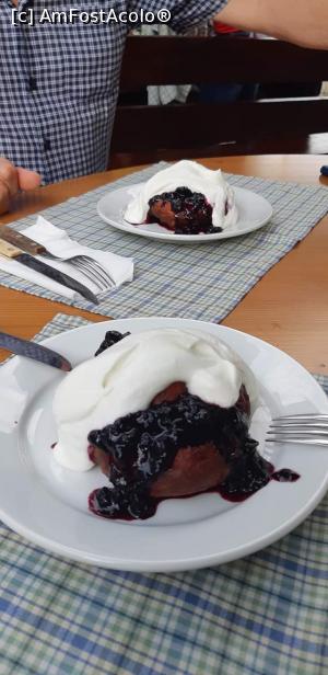 [P18] Papanaşi cu multă smântână si dulceată de afine » foto by gettyy
 - 
<span class="allrVoted glyphicon glyphicon-heart hidden" id="av1103676"></span>
<a class="m-l-10 hidden" id="sv1103676" onclick="voting_Foto_DelVot(,1103676,6868)" role="button">șterge vot <span class="glyphicon glyphicon-remove"></span></a>
<a id="v91103676" class=" c-red"  onclick="voting_Foto_SetVot(1103676)" role="button"><span class="glyphicon glyphicon-heart-empty"></span> <b>LIKE</b> = Votează poza</a> <img class="hidden"  id="f1103676W9" src="/imagini/loader.gif" border="0" /><span class="AjErrMes hidden" id="e1103676ErM"></span>