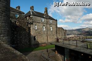 [P25] Castelul, și la poalele acestuia se poate zări o frântură din orașul Stirling.  » foto by ariciu*
 - 
<span class="allrVoted glyphicon glyphicon-heart hidden" id="av502402"></span>
<a class="m-l-10 hidden" id="sv502402" onclick="voting_Foto_DelVot(,502402,6898)" role="button">șterge vot <span class="glyphicon glyphicon-remove"></span></a>
<a id="v9502402" class=" c-red"  onclick="voting_Foto_SetVot(502402)" role="button"><span class="glyphicon glyphicon-heart-empty"></span> <b>LIKE</b> = Votează poza</a> <img class="hidden"  id="f502402W9" src="/imagini/loader.gif" border="0" /><span class="AjErrMes hidden" id="e502402ErM"></span>