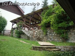 [P34] Între clădirea pensiunii și spațiul fermei este amenajat un foișor.  » foto by Floryn81
 - 
<span class="allrVoted glyphicon glyphicon-heart hidden" id="av1033925"></span>
<a class="m-l-10 hidden" id="sv1033925" onclick="voting_Foto_DelVot(,1033925,6916)" role="button">șterge vot <span class="glyphicon glyphicon-remove"></span></a>
<a id="v91033925" class=" c-red"  onclick="voting_Foto_SetVot(1033925)" role="button"><span class="glyphicon glyphicon-heart-empty"></span> <b>LIKE</b> = Votează poza</a> <img class="hidden"  id="f1033925W9" src="/imagini/loader.gif" border="0" /><span class="AjErrMes hidden" id="e1033925ErM"></span>