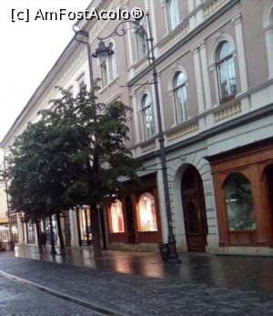 [P10] Casa Frieda, Sibiu, prin vecini » foto by Mioritik
 - 
<span class="allrVoted glyphicon glyphicon-heart hidden" id="av1296460"></span>
<a class="m-l-10 hidden" id="sv1296460" onclick="voting_Foto_DelVot(,1296460,6927)" role="button">șterge vot <span class="glyphicon glyphicon-remove"></span></a>
<a id="v91296460" class=" c-red"  onclick="voting_Foto_SetVot(1296460)" role="button"><span class="glyphicon glyphicon-heart-empty"></span> <b>LIKE</b> = Votează poza</a> <img class="hidden"  id="f1296460W9" src="/imagini/loader.gif" border="0" /><span class="AjErrMes hidden" id="e1296460ErM"></span>