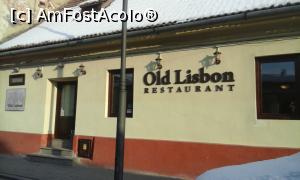 [P01] Restaurantul OLD LISBON. Clădirea nu spune prea multe, este una modestă, veche, aflată pe o stradă veche, într-un oraș, cum altfel? , vechi.  » foto by Rodel
 - 
<span class="allrVoted glyphicon glyphicon-heart hidden" id="av835176"></span>
<a class="m-l-10 hidden" id="sv835176" onclick="voting_Foto_DelVot(,835176,6927)" role="button">șterge vot <span class="glyphicon glyphicon-remove"></span></a>
<a id="v9835176" class=" c-red"  onclick="voting_Foto_SetVot(835176)" role="button"><span class="glyphicon glyphicon-heart-empty"></span> <b>LIKE</b> = Votează poza</a> <img class="hidden"  id="f835176W9" src="/imagini/loader.gif" border="0" /><span class="AjErrMes hidden" id="e835176ErM"></span>