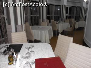 [P14] Galați - Perla Dunării, Restaurantul din Turnul Televiziunii. Salonul de servire. » foto by iulianic
 - 
<span class="allrVoted glyphicon glyphicon-heart hidden" id="av1196817"></span>
<a class="m-l-10 hidden" id="sv1196817" onclick="voting_Foto_DelVot(,1196817,7051)" role="button">șterge vot <span class="glyphicon glyphicon-remove"></span></a>
<a id="v91196817" class=" c-red"  onclick="voting_Foto_SetVot(1196817)" role="button"><span class="glyphicon glyphicon-heart-empty"></span> <b>LIKE</b> = Votează poza</a> <img class="hidden"  id="f1196817W9" src="/imagini/loader.gif" border="0" /><span class="AjErrMes hidden" id="e1196817ErM"></span>