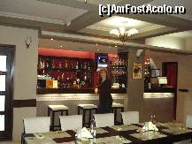 [P08] Galati - Restaurantul Gurmand's - barul de la parter » foto by Diaura*
 - 
<span class="allrVoted glyphicon glyphicon-heart hidden" id="av60027"></span>
<a class="m-l-10 hidden" id="sv60027" onclick="voting_Foto_DelVot(,60027,7051)" role="button">șterge vot <span class="glyphicon glyphicon-remove"></span></a>
<a id="v960027" class=" c-red"  onclick="voting_Foto_SetVot(60027)" role="button"><span class="glyphicon glyphicon-heart-empty"></span> <b>LIKE</b> = Votează poza</a> <img class="hidden"  id="f60027W9" src="/imagini/loader.gif" border="0" /><span class="AjErrMes hidden" id="e60027ErM"></span>