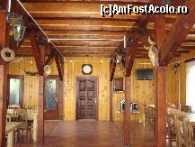 [P13] Sala de mese si in dreapta pe perete se vede singurul televizor din cabana » foto by corinne
 - 
<span class="allrVoted glyphicon glyphicon-heart hidden" id="av120801"></span>
<a class="m-l-10 hidden" id="sv120801" onclick="voting_Foto_DelVot(,120801,7079)" role="button">șterge vot <span class="glyphicon glyphicon-remove"></span></a>
<a id="v9120801" class=" c-red"  onclick="voting_Foto_SetVot(120801)" role="button"><span class="glyphicon glyphicon-heart-empty"></span> <b>LIKE</b> = Votează poza</a> <img class="hidden"  id="f120801W9" src="/imagini/loader.gif" border="0" /><span class="AjErrMes hidden" id="e120801ErM"></span>