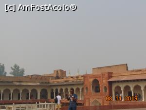 [P17] curte interioara Red Fort » foto by Yolanda
 - 
<span class="allrVoted glyphicon glyphicon-heart hidden" id="av1139548"></span>
<a class="m-l-10 hidden" id="sv1139548" onclick="voting_Foto_DelVot(,1139548,7081)" role="button">șterge vot <span class="glyphicon glyphicon-remove"></span></a>
<a id="v91139548" class=" c-red"  onclick="voting_Foto_SetVot(1139548)" role="button"><span class="glyphicon glyphicon-heart-empty"></span> <b>LIKE</b> = Votează poza</a> <img class="hidden"  id="f1139548W9" src="/imagini/loader.gif" border="0" /><span class="AjErrMes hidden" id="e1139548ErM"></span>