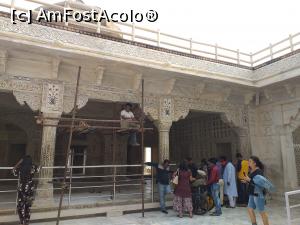 [P27] Red Fort, indianul pe schele cu ochii dupa turiste » foto by Yolanda
 - 
<span class="allrVoted glyphicon glyphicon-heart hidden" id="av1139558"></span>
<a class="m-l-10 hidden" id="sv1139558" onclick="voting_Foto_DelVot(,1139558,7081)" role="button">șterge vot <span class="glyphicon glyphicon-remove"></span></a>
<a id="v91139558" class=" c-red"  onclick="voting_Foto_SetVot(1139558)" role="button"><span class="glyphicon glyphicon-heart-empty"></span> <b>LIKE</b> = Votează poza</a> <img class="hidden"  id="f1139558W9" src="/imagini/loader.gif" border="0" /><span class="AjErrMes hidden" id="e1139558ErM"></span>
