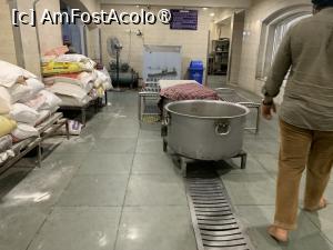 [P51] Gurdwara Bangla Sahib,bucătărie » foto by AZE
 - 
<span class="allrVoted glyphicon glyphicon-heart hidden" id="av1426677"></span>
<a class="m-l-10 hidden" id="sv1426677" onclick="voting_Foto_DelVot(,1426677,7091)" role="button">șterge vot <span class="glyphicon glyphicon-remove"></span></a>
<a id="v91426677" class=" c-red"  onclick="voting_Foto_SetVot(1426677)" role="button"><span class="glyphicon glyphicon-heart-empty"></span> <b>LIKE</b> = Votează poza</a> <img class="hidden"  id="f1426677W9" src="/imagini/loader.gif" border="0" /><span class="AjErrMes hidden" id="e1426677ErM"></span>