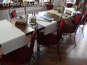 [P03] Câteva locuri în interiorul restaurantului.  » foto by Floryn81
 - 
<span class="allrVoted glyphicon glyphicon-heart hidden" id="av772818"></span>
<a class="m-l-10 hidden" id="sv772818" onclick="voting_Foto_DelVot(,772818,7201)" role="button">șterge vot <span class="glyphicon glyphicon-remove"></span></a>
<a id="v9772818" class=" c-red"  onclick="voting_Foto_SetVot(772818)" role="button"><span class="glyphicon glyphicon-heart-empty"></span> <b>LIKE</b> = Votează poza</a> <img class="hidden"  id="f772818W9" src="/imagini/loader.gif" border="0" /><span class="AjErrMes hidden" id="e772818ErM"></span>