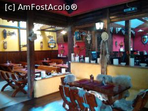 [P11] Interiorul restaurantului e rustic » foto by dorgo
 - 
<span class="allrVoted glyphicon glyphicon-heart hidden" id="av841163"></span>
<a class="m-l-10 hidden" id="sv841163" onclick="voting_Foto_DelVot(,841163,7201)" role="button">șterge vot <span class="glyphicon glyphicon-remove"></span></a>
<a id="v9841163" class=" c-red"  onclick="voting_Foto_SetVot(841163)" role="button"><span class="glyphicon glyphicon-heart-empty"></span> <b>LIKE</b> = Votează poza</a> <img class="hidden"  id="f841163W9" src="/imagini/loader.gif" border="0" /><span class="AjErrMes hidden" id="e841163ErM"></span>