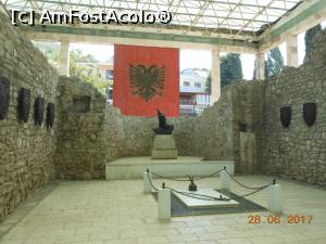 [P17] Lezhe - Cenotaful lui Skanderbeg.  » foto by iulianic
 - 
<span class="allrVoted glyphicon glyphicon-heart hidden" id="av872008"></span>
<a class="m-l-10 hidden" id="sv872008" onclick="voting_Foto_DelVot(,872008,7202)" role="button">șterge vot <span class="glyphicon glyphicon-remove"></span></a>
<a id="v9872008" class=" c-red"  onclick="voting_Foto_SetVot(872008)" role="button"><span class="glyphicon glyphicon-heart-empty"></span> <b>LIKE</b> = Votează poza</a> <img class="hidden"  id="f872008W9" src="/imagini/loader.gif" border="0" /><span class="AjErrMes hidden" id="e872008ErM"></span>