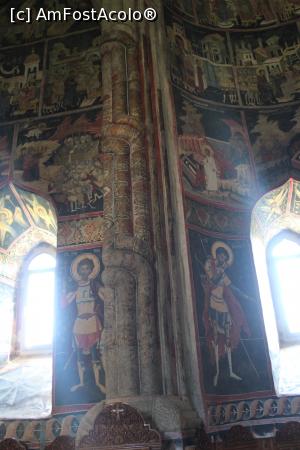P11 [JUN-2022] Mănăstirea Dragomirna, Naos, peretele de nord, superbe torsade!!