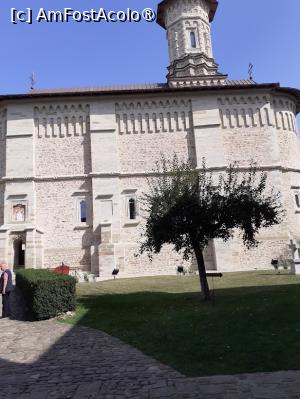 [P10] Mănăstirea-cetate Dragomirna » foto by Michi
 - 
<span class="allrVoted glyphicon glyphicon-heart hidden" id="av1410453"></span>
<a class="m-l-10 hidden" id="sv1410453" onclick="voting_Foto_DelVot(,1410453,7245)" role="button">șterge vot <span class="glyphicon glyphicon-remove"></span></a>
<a id="v91410453" class=" c-red"  onclick="voting_Foto_SetVot(1410453)" role="button"><span class="glyphicon glyphicon-heart-empty"></span> <b>LIKE</b> = Votează poza</a> <img class="hidden"  id="f1410453W9" src="/imagini/loader.gif" border="0" /><span class="AjErrMes hidden" id="e1410453ErM"></span>