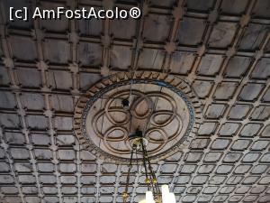 [P09] Muzeul Etnografic Plovdiv; unul din plafoanele de lemn sculptat » foto by crismis
 - 
<span class="allrVoted glyphicon glyphicon-heart hidden" id="av1088372"></span>
<a class="m-l-10 hidden" id="sv1088372" onclick="voting_Foto_DelVot(,1088372,7278)" role="button">șterge vot <span class="glyphicon glyphicon-remove"></span></a>
<a id="v91088372" class=" c-red"  onclick="voting_Foto_SetVot(1088372)" role="button"><span class="glyphicon glyphicon-heart-empty"></span> <b>LIKE</b> = Votează poza</a> <img class="hidden"  id="f1088372W9" src="/imagini/loader.gif" border="0" /><span class="AjErrMes hidden" id="e1088372ErM"></span>