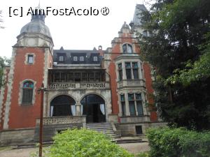 [P01] Dofteana - Castelul Ghika. Intrarea principală. » foto by iulianic
 - 
<span class="allrVoted glyphicon glyphicon-heart hidden" id="av1475963"></span>
<a class="m-l-10 hidden" id="sv1475963" onclick="voting_Foto_DelVot(,1475963,7361)" role="button">șterge vot <span class="glyphicon glyphicon-remove"></span></a>
<a id="v91475963" class=" c-red"  onclick="voting_Foto_SetVot(1475963)" role="button"><span class="glyphicon glyphicon-heart-empty"></span> <b>LIKE</b> = Votează poza</a> <img class="hidden"  id="f1475963W9" src="/imagini/loader.gif" border="0" /><span class="AjErrMes hidden" id="e1475963ErM"></span>