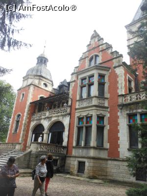 [P04] Dofteana - Castelul Ghika. Scara de acces și întrarea principală. » foto by iulianic
 - 
<span class="allrVoted glyphicon glyphicon-heart hidden" id="av1475966"></span>
<a class="m-l-10 hidden" id="sv1475966" onclick="voting_Foto_DelVot(,1475966,7361)" role="button">șterge vot <span class="glyphicon glyphicon-remove"></span></a>
<a id="v91475966" class=" c-red"  onclick="voting_Foto_SetVot(1475966)" role="button"><span class="glyphicon glyphicon-heart-empty"></span> <b>LIKE</b> = Votează poza</a> <img class="hidden"  id="f1475966W9" src="/imagini/loader.gif" border="0" /><span class="AjErrMes hidden" id="e1475966ErM"></span>