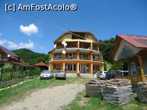 [P01] Casa Potcoava » foto by c-kosty
 - 
<span class="allrVoted glyphicon glyphicon-heart hidden" id="av792690"></span>
<a class="m-l-10 hidden" id="sv792690" onclick="voting_Foto_DelVot(,792690,7372)" role="button">șterge vot <span class="glyphicon glyphicon-remove"></span></a>
<a id="v9792690" class=" c-red"  onclick="voting_Foto_SetVot(792690)" role="button"><span class="glyphicon glyphicon-heart-empty"></span> <b>LIKE</b> = Votează poza</a> <img class="hidden"  id="f792690W9" src="/imagini/loader.gif" border="0" /><span class="AjErrMes hidden" id="e792690ErM"></span>