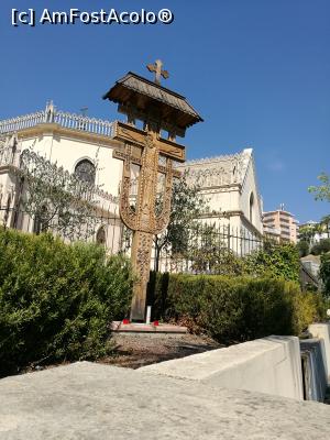 [P01] Troița din fața bisericii ortodoxe române din San Remo » foto by crismis
 - 
<span class="allrVoted glyphicon glyphicon-heart hidden" id="av940484"></span>
<a class="m-l-10 hidden" id="sv940484" onclick="voting_Foto_DelVot(,940484,7390)" role="button">șterge vot <span class="glyphicon glyphicon-remove"></span></a>
<a id="v9940484" class=" c-red"  onclick="voting_Foto_SetVot(940484)" role="button"><span class="glyphicon glyphicon-heart-empty"></span> <b>LIKE</b> = Votează poza</a> <img class="hidden"  id="f940484W9" src="/imagini/loader.gif" border="0" /><span class="AjErrMes hidden" id="e940484ErM"></span>