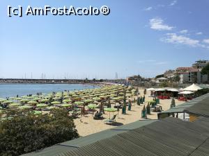 [P04] Plajă privată în San Remo » foto by crismis
 - 
<span class="allrVoted glyphicon glyphicon-heart hidden" id="av940487"></span>
<a class="m-l-10 hidden" id="sv940487" onclick="voting_Foto_DelVot(,940487,7390)" role="button">șterge vot <span class="glyphicon glyphicon-remove"></span></a>
<a id="v9940487" class=" c-red"  onclick="voting_Foto_SetVot(940487)" role="button"><span class="glyphicon glyphicon-heart-empty"></span> <b>LIKE</b> = Votează poza</a> <img class="hidden"  id="f940487W9" src="/imagini/loader.gif" border="0" /><span class="AjErrMes hidden" id="e940487ErM"></span>