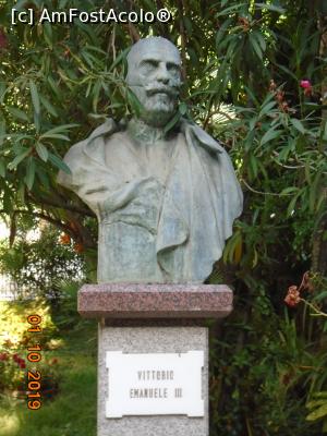 [P14] Bustul lui Vittorio Emanuele III din parcul Bisericii Ortodoxe Ruse » foto by Mitica49
 - 
<span class="allrVoted glyphicon glyphicon-heart hidden" id="av1142805"></span>
<a class="m-l-10 hidden" id="sv1142805" onclick="voting_Foto_DelVot(,1142805,7390)" role="button">șterge vot <span class="glyphicon glyphicon-remove"></span></a>
<a id="v91142805" class=" c-red"  onclick="voting_Foto_SetVot(1142805)" role="button"><span class="glyphicon glyphicon-heart-empty"></span> <b>LIKE</b> = Votează poza</a> <img class="hidden"  id="f1142805W9" src="/imagini/loader.gif" border="0" /><span class="AjErrMes hidden" id="e1142805ErM"></span>