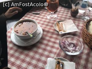[P08] Restaurantul Cheile Grădiştei - ciorbă de fasole cu salată de ceapă roşie » foto by nicole33
 - 
<span class="allrVoted glyphicon glyphicon-heart hidden" id="av1031426"></span>
<a class="m-l-10 hidden" id="sv1031426" onclick="voting_Foto_DelVot(,1031426,7404)" role="button">șterge vot <span class="glyphicon glyphicon-remove"></span></a>
<a id="v91031426" class=" c-red"  onclick="voting_Foto_SetVot(1031426)" role="button"><span class="glyphicon glyphicon-heart-empty"></span> <b>LIKE</b> = Votează poza</a> <img class="hidden"  id="f1031426W9" src="/imagini/loader.gif" border="0" /><span class="AjErrMes hidden" id="e1031426ErM"></span>