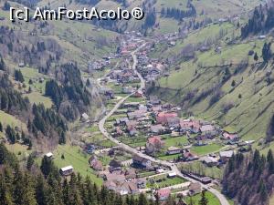 [P55] Amfiteatrul Transilvania; Moeciu de Sus văzut de pe stâncă (zoom) » foto by crismis
 - 
<span class="allrVoted glyphicon glyphicon-heart hidden" id="av1383608"></span>
<a class="m-l-10 hidden" id="sv1383608" onclick="voting_Foto_DelVot(,1383608,7404)" role="button">șterge vot <span class="glyphicon glyphicon-remove"></span></a>
<a id="v91383608" class=" c-red"  onclick="voting_Foto_SetVot(1383608)" role="button"><span class="glyphicon glyphicon-heart-empty"></span> <b>LIKE</b> = Votează poza</a> <img class="hidden"  id="f1383608W9" src="/imagini/loader.gif" border="0" /><span class="AjErrMes hidden" id="e1383608ErM"></span>