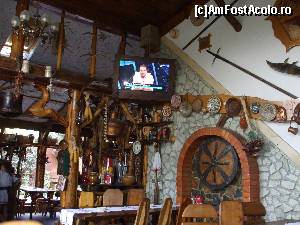 [P13] Unul dintre saloanele restaurantului, detalii.  » foto by crima
 - 
<span class="allrVoted glyphicon glyphicon-heart hidden" id="av580716"></span>
<a class="m-l-10 hidden" id="sv580716" onclick="voting_Foto_DelVot(,580716,7475)" role="button">șterge vot <span class="glyphicon glyphicon-remove"></span></a>
<a id="v9580716" class=" c-red"  onclick="voting_Foto_SetVot(580716)" role="button"><span class="glyphicon glyphicon-heart-empty"></span> <b>LIKE</b> = Votează poza</a> <img class="hidden"  id="f580716W9" src="/imagini/loader.gif" border="0" /><span class="AjErrMes hidden" id="e580716ErM"></span>