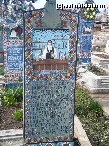 [P15] Cimitirul vesel Sapanta - crucea barmanului Holdis Toader. » foto by presario
 - 
<span class="allrVoted glyphicon glyphicon-heart hidden" id="av61908"></span>
<a class="m-l-10 hidden" id="sv61908" onclick="voting_Foto_DelVot(,61908,7494)" role="button">șterge vot <span class="glyphicon glyphicon-remove"></span></a>
<a id="v961908" class=" c-red"  onclick="voting_Foto_SetVot(61908)" role="button"><span class="glyphicon glyphicon-heart-empty"></span> <b>LIKE</b> = Votează poza</a> <img class="hidden"  id="f61908W9" src="/imagini/loader.gif" border="0" /><span class="AjErrMes hidden" id="e61908ErM"></span>