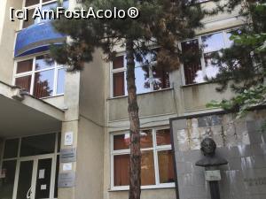 [P20] Baia Mare - Colegiul National Mihai Eminescu unde unele lucruri sunt cam in paragina » foto by mishu
 - 
<span class="allrVoted glyphicon glyphicon-heart hidden" id="av901346"></span>
<a class="m-l-10 hidden" id="sv901346" onclick="voting_Foto_DelVot(,901346,7527)" role="button">șterge vot <span class="glyphicon glyphicon-remove"></span></a>
<a id="v9901346" class=" c-red"  onclick="voting_Foto_SetVot(901346)" role="button"><span class="glyphicon glyphicon-heart-empty"></span> <b>LIKE</b> = Votează poza</a> <img class="hidden"  id="f901346W9" src="/imagini/loader.gif" border="0" /><span class="AjErrMes hidden" id="e901346ErM"></span>