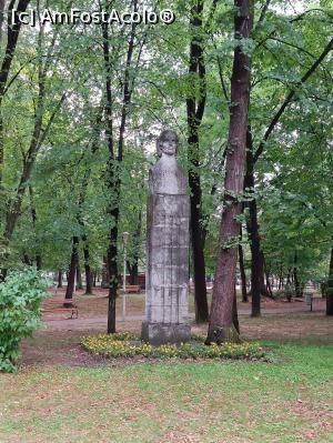 [P08] Bust Mihai Eminescu. » foto by tata123 🔱
 - 
<span class="allrVoted glyphicon glyphicon-heart hidden" id="av1344371"></span>
<a class="m-l-10 hidden" id="sv1344371" onclick="voting_Foto_DelVot(,1344371,7527)" role="button">șterge vot <span class="glyphicon glyphicon-remove"></span></a>
<a id="v91344371" class=" c-red"  onclick="voting_Foto_SetVot(1344371)" role="button"><span class="glyphicon glyphicon-heart-empty"></span> <b>LIKE</b> = Votează poza</a> <img class="hidden"  id="f1344371W9" src="/imagini/loader.gif" border="0" /><span class="AjErrMes hidden" id="e1344371ErM"></span>
