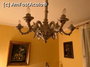 [P01] Candelabrul din camera. Si ăsta era baroc :) » foto by Trank
 - 
<span class="allrVoted glyphicon glyphicon-heart hidden" id="av1328643"></span>
<a class="m-l-10 hidden" id="sv1328643" onclick="voting_Foto_DelVot(,1328643,7529)" role="button">șterge vot <span class="glyphicon glyphicon-remove"></span></a>
<a id="v91328643" class=" c-red"  onclick="voting_Foto_SetVot(1328643)" role="button"><span class="glyphicon glyphicon-heart-empty"></span> <b>LIKE</b> = Votează poza</a> <img class="hidden"  id="f1328643W9" src="/imagini/loader.gif" border="0" /><span class="AjErrMes hidden" id="e1328643ErM"></span>