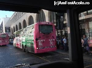 [P32] Asa stau autocarele asteptand sa te duca la aeroport, Fiumicino 6 euro, Ciampino 4 euro!  » foto by balasa violeta
 - 
<span class="allrVoted glyphicon glyphicon-heart hidden" id="av703414"></span>
<a class="m-l-10 hidden" id="sv703414" onclick="voting_Foto_DelVot(,703414,7566)" role="button">șterge vot <span class="glyphicon glyphicon-remove"></span></a>
<a id="v9703414" class=" c-red"  onclick="voting_Foto_SetVot(703414)" role="button"><span class="glyphicon glyphicon-heart-empty"></span> <b>LIKE</b> = Votează poza</a> <img class="hidden"  id="f703414W9" src="/imagini/loader.gif" border="0" /><span class="AjErrMes hidden" id="e703414ErM"></span>