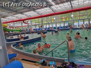 [P01] Aqua Parkul din complexul balnear Cozia are bazine/piscine interioare cu apa termala, inclusiv bazin pentru copii si tobogan, deschise tot anul, iar cand timpul permite (in aprilie erau deschise) are si bazine exterioare si tobogggan exterior, tot cu apa termala. » foto by turistGh
 - 
<span class="allrVoted glyphicon glyphicon-heart hidden" id="av1426926"></span>
<a class="m-l-10 hidden" id="sv1426926" onclick="voting_Foto_DelVot(,1426926,7571)" role="button">șterge vot <span class="glyphicon glyphicon-remove"></span></a>
<a id="v91426926" class=" c-red"  onclick="voting_Foto_SetVot(1426926)" role="button"><span class="glyphicon glyphicon-heart-empty"></span> <b>LIKE</b> = Votează poza</a> <img class="hidden"  id="f1426926W9" src="/imagini/loader.gif" border="0" /><span class="AjErrMes hidden" id="e1426926ErM"></span>