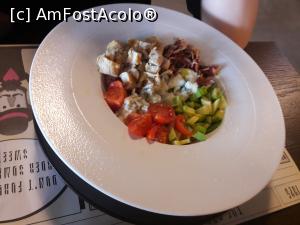 [P06] salata Cobb cu pui și avocado » foto by silvia tudoran
 - 
<span class="allrVoted glyphicon glyphicon-heart hidden" id="av1086508"></span>
<a class="m-l-10 hidden" id="sv1086508" onclick="voting_Foto_DelVot(,1086508,7574)" role="button">șterge vot <span class="glyphicon glyphicon-remove"></span></a>
<a id="v91086508" class=" c-red"  onclick="voting_Foto_SetVot(1086508)" role="button"><span class="glyphicon glyphicon-heart-empty"></span> <b>LIKE</b> = Votează poza</a> <img class="hidden"  id="f1086508W9" src="/imagini/loader.gif" border="0" /><span class="AjErrMes hidden" id="e1086508ErM"></span>